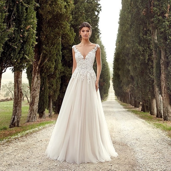 Eddy K 1226 Wedding Dress (fits like a 2) - Picture 4 of 8